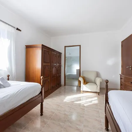 Casa Dos Golfinhos Villa *